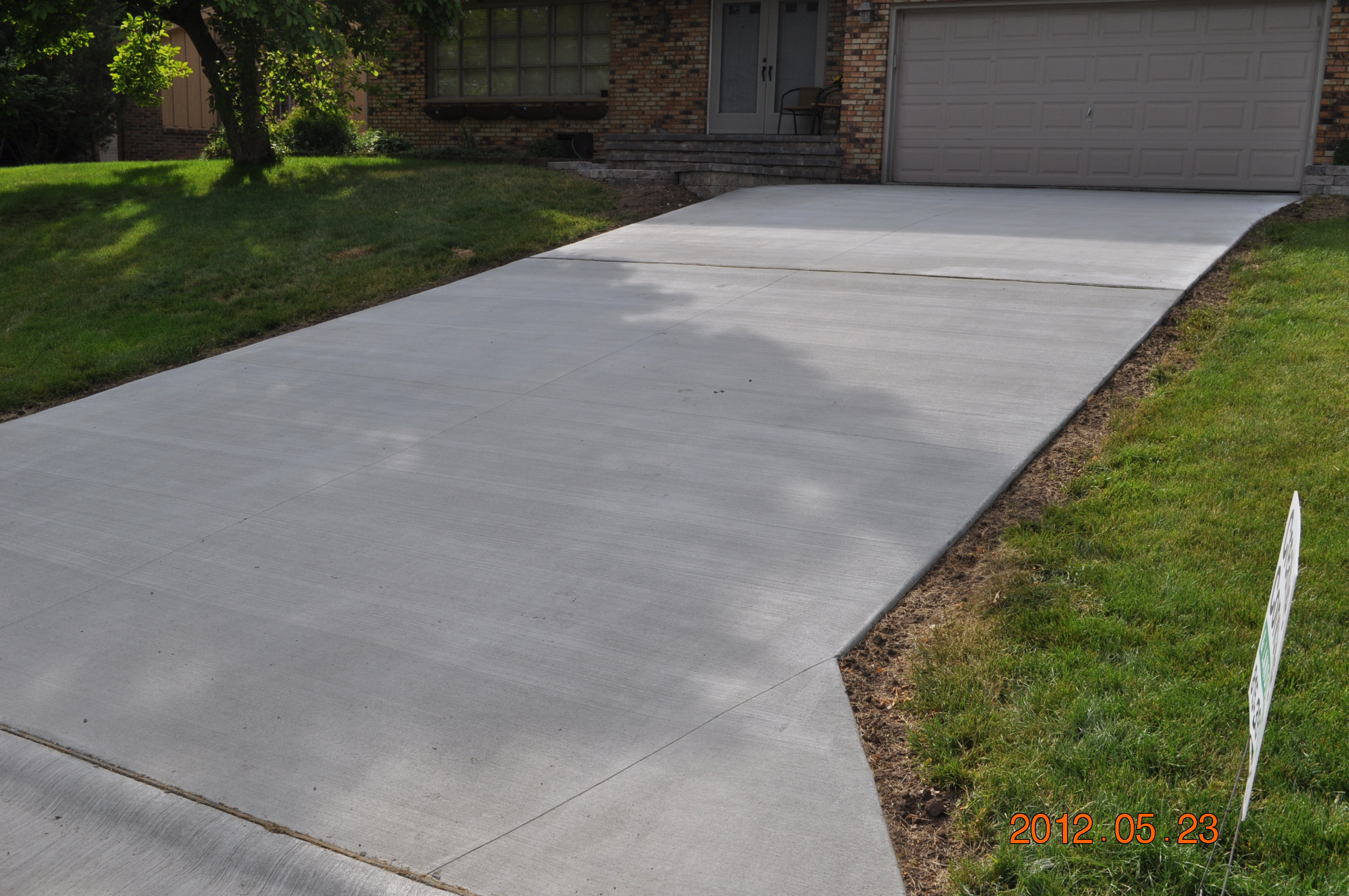 Rockford driveway made with poured concrete