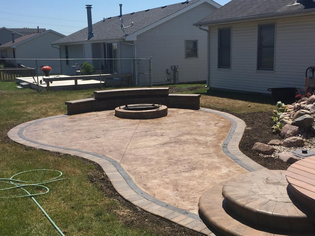 Rockford Patio and Walkway Design - Creative Concrete and Landscaping